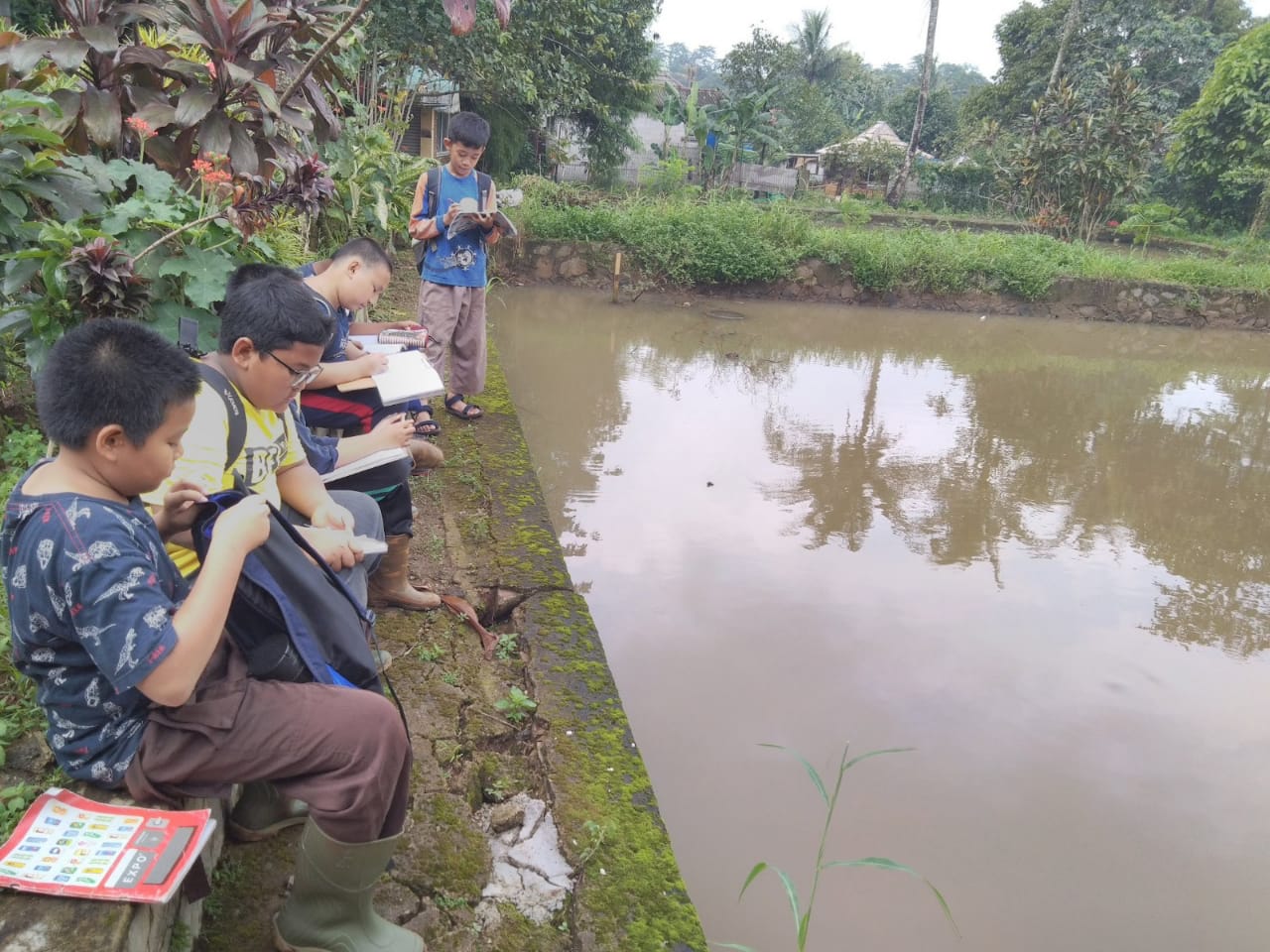 Menanam Amal di Tanah Wakaf